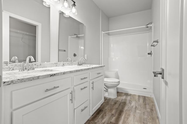 6861 67th Street S, Horace, ND 58047