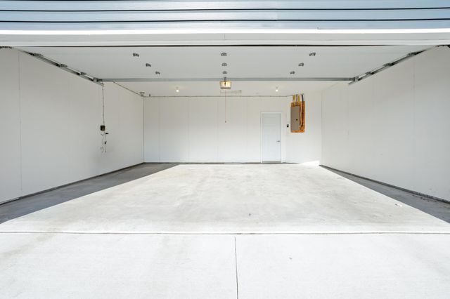 6861 67th Street S, Horace, ND 58047