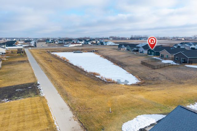 6861 67th Street S, Horace, ND 58047