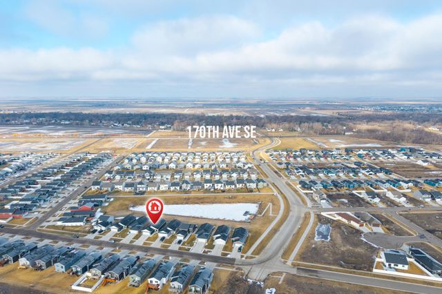 6861 67th Street S, Horace, ND 58047