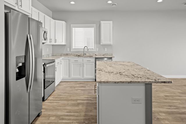 6861 67th Street S, Horace, ND 58047