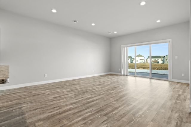 6861 67th Street S, Horace, ND 58047