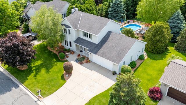 186 Granary CIRCLE, Hartland, WI 53029