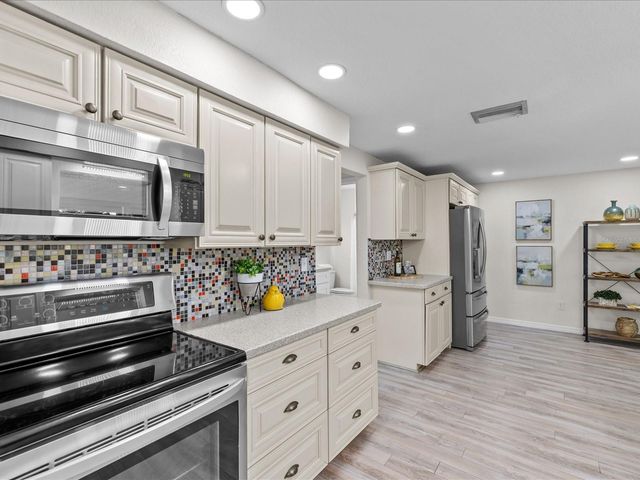 150 SUNCREST DRIVE, Safety Harbor, FL 34695