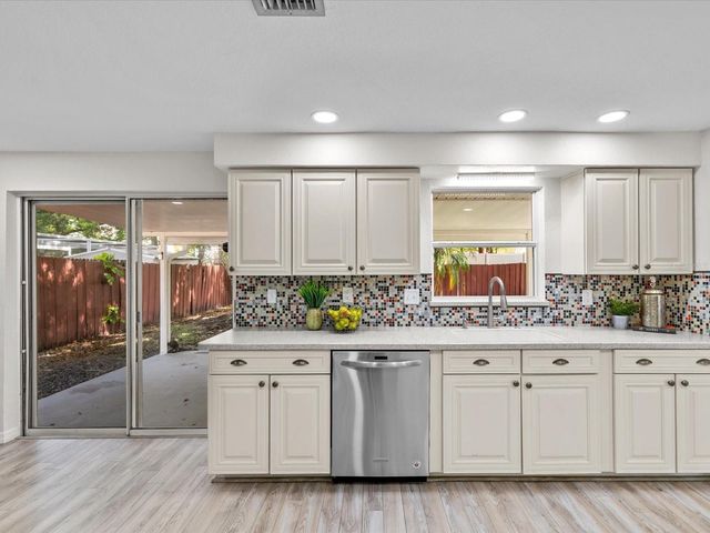 150 SUNCREST DRIVE, Safety Harbor, FL 34695