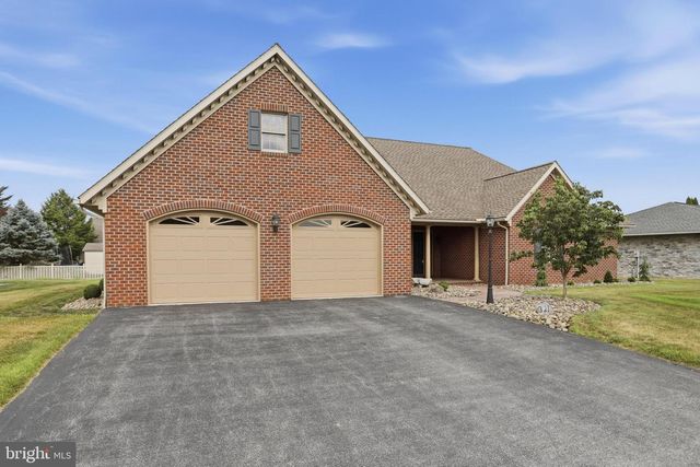 321 SUELINN DRIVE, Chambersburg, PA 17201