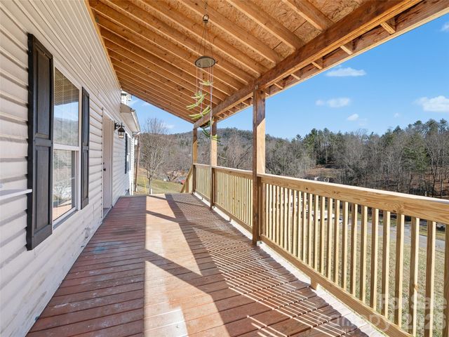 221 Creed Pittman Road, Spruce Pine, NC 28777