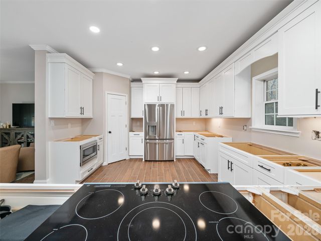 221 Creed Pittman Road, Spruce Pine, NC 28777