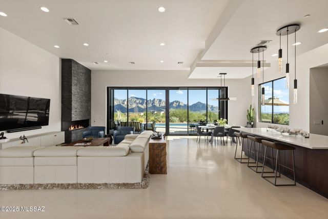 1814 W Tortolita Mountain Circle, Oro Valley, AZ 85755