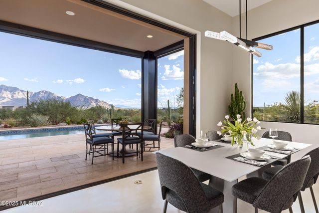 1814 W Tortolita Mountain Circle, Oro Valley, AZ 85755