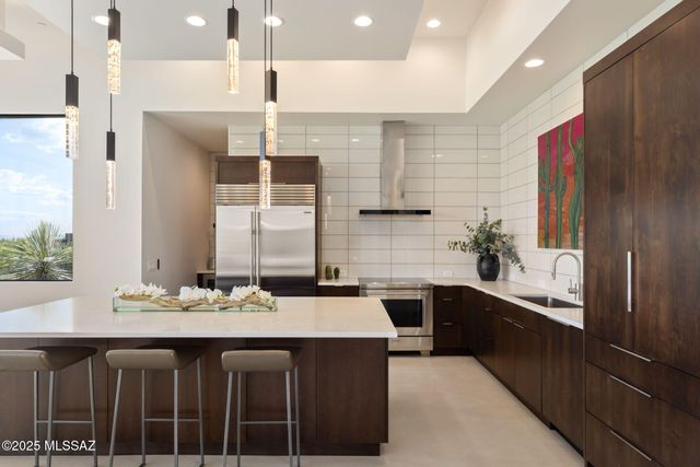 1814 W Tortolita Mountain Circle, Oro Valley, AZ 85755