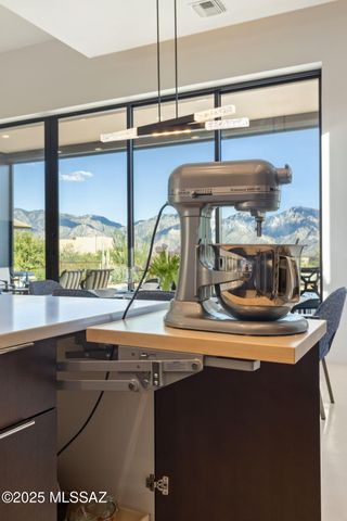 1814 W Tortolita Mountain Circle, Oro Valley, AZ 85755