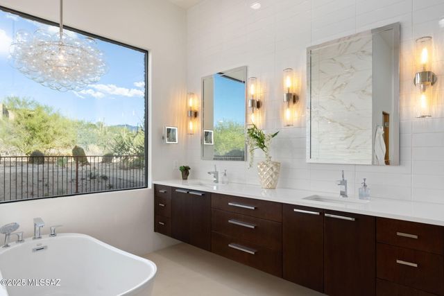 1814 W Tortolita Mountain Circle, Oro Valley, AZ 85755