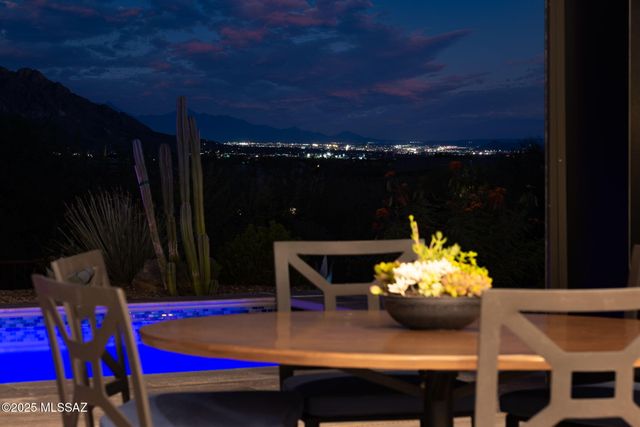 1814 W Tortolita Mountain Circle, Oro Valley, AZ 85755