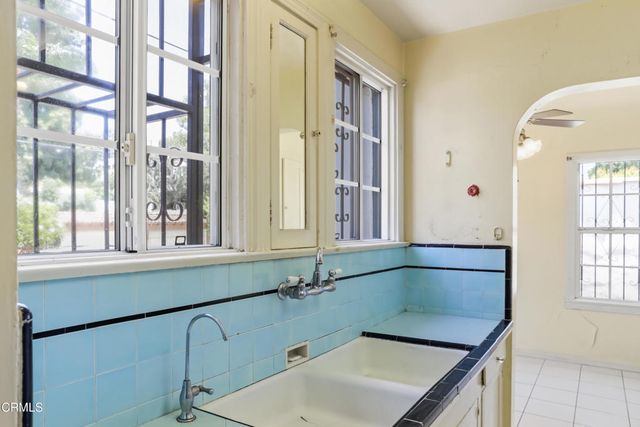 1544 Angelus Avenue, Los Angeles, CA 90026