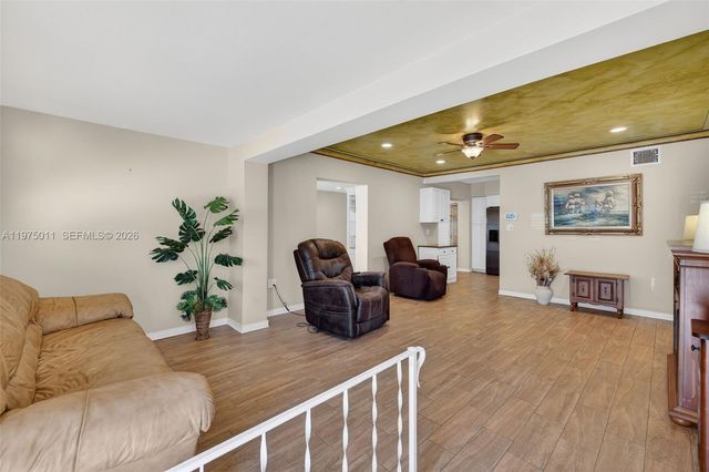 2543 Liberty St, Hollywood, FL 33020