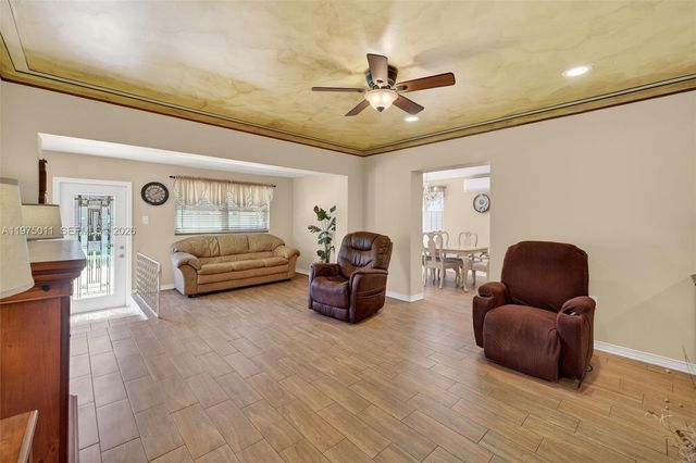 2543 Liberty St, Hollywood, FL 33020