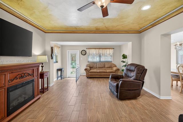 2543 Liberty St, Hollywood, FL 33020