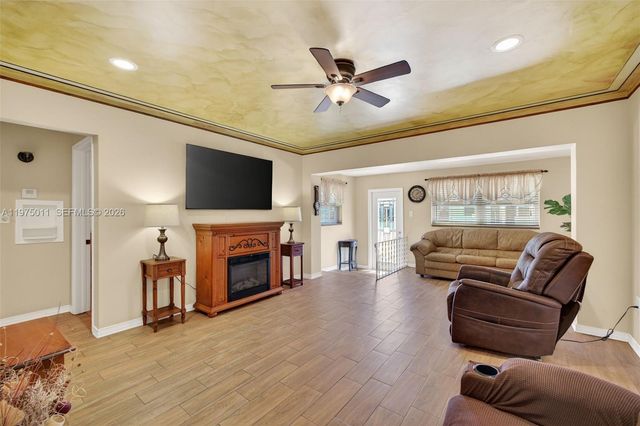 2543 Liberty St, Hollywood, FL 33020