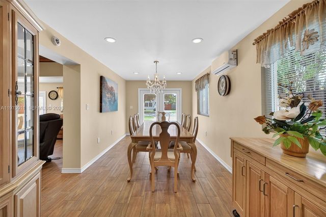 2543 Liberty St, Hollywood, FL 33020