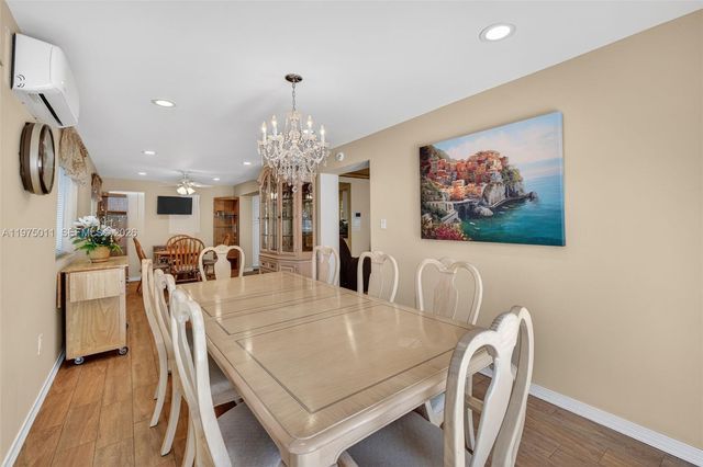 2543 Liberty St, Hollywood, FL 33020