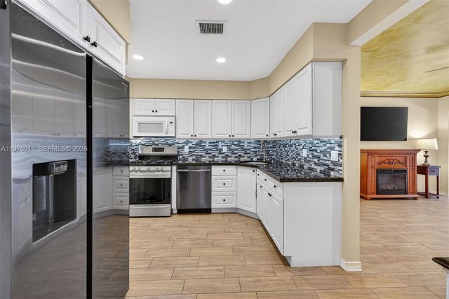 2543 Liberty St, Hollywood, FL 33020