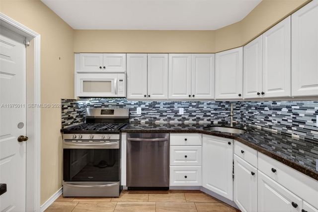 2543 Liberty St, Hollywood, FL 33020