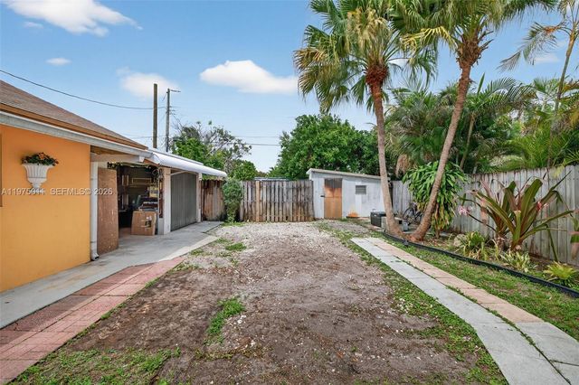 2543 Liberty St, Hollywood, FL 33020