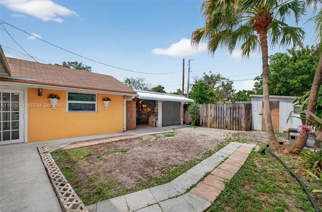 2543 Liberty St, Hollywood, FL 33020