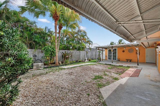 2543 Liberty St, Hollywood, FL 33020