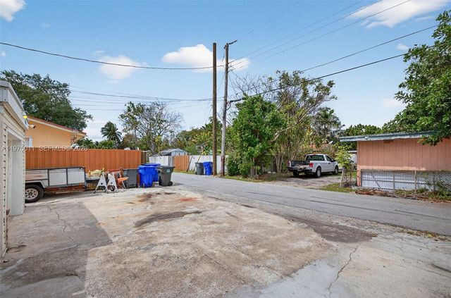 2543 Liberty St, Hollywood, FL 33020