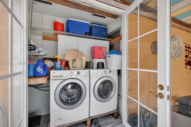 2543 Liberty St, Hollywood, FL 33020