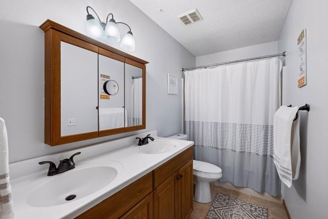 6613 162nd Court 323, Rosemount, MN 55068