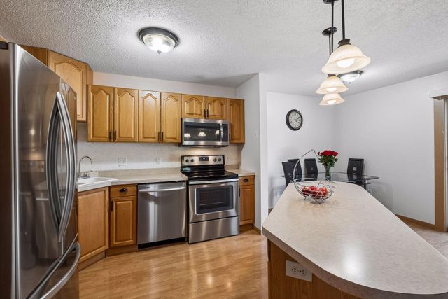 6613 162nd Court 323, Rosemount, MN 55068