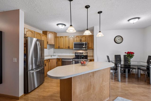 6613 162nd Court 323, Rosemount, MN 55068