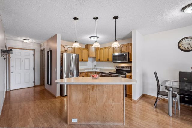 6613 162nd Court 323, Rosemount, MN 55068