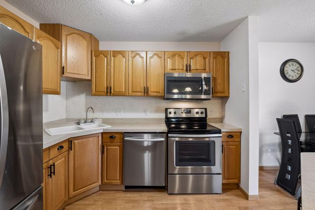6613 162nd Court 323, Rosemount, MN 55068