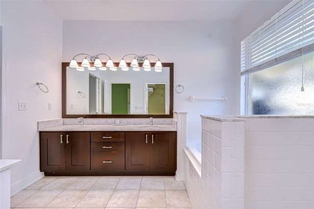 3408 FOX SQUIRREL LANE, Valrico, FL 33596