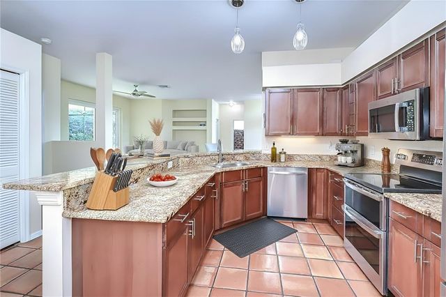 3408 FOX SQUIRREL LANE, Valrico, FL 33596