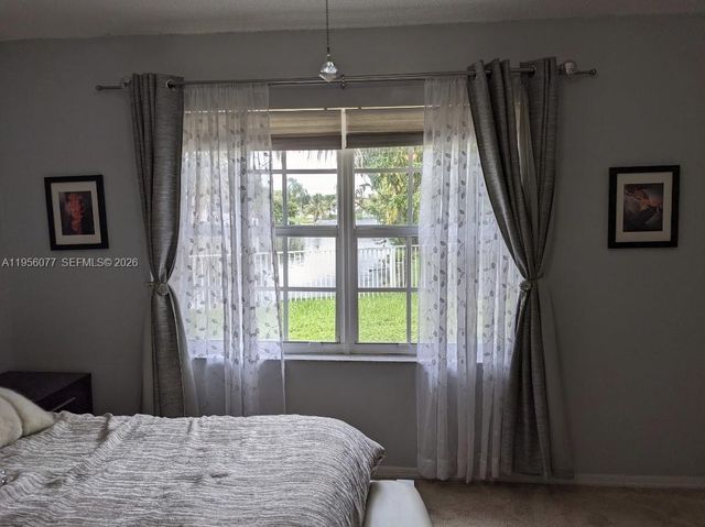 13541 NW 5th Ct, Plantation, FL 33325