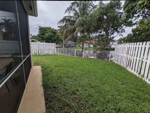 13541 NW 5th Ct, Plantation, FL 33325