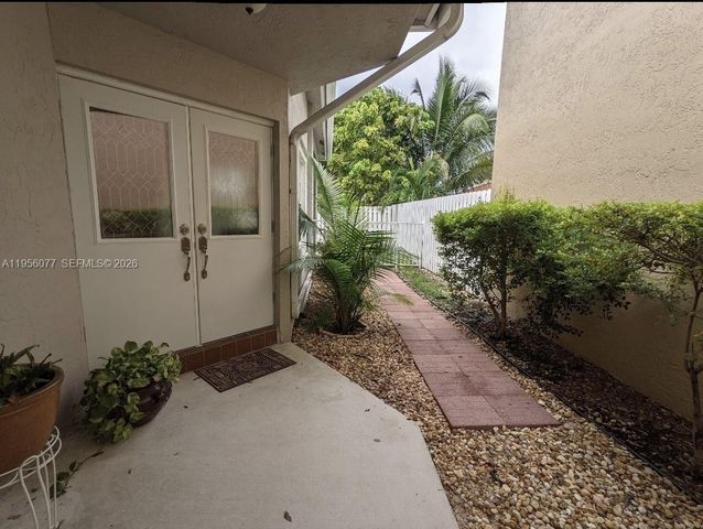 13541 NW 5th Ct, Plantation, FL 33325