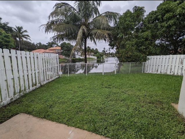 13541 NW 5th Ct, Plantation, FL 33325