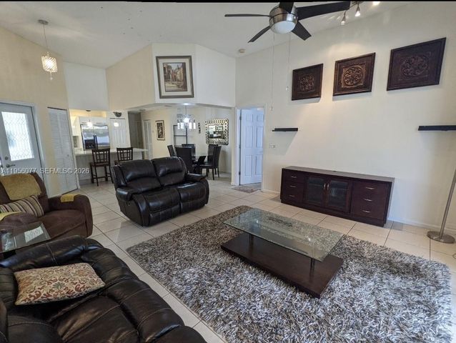 13541 NW 5th Ct, Plantation, FL 33325