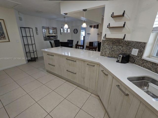 13541 NW 5th Ct, Plantation, FL 33325