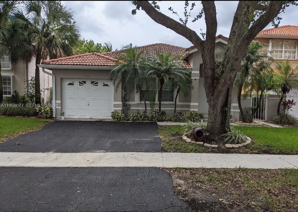 13541 NW 5th Ct, Plantation, FL 33325