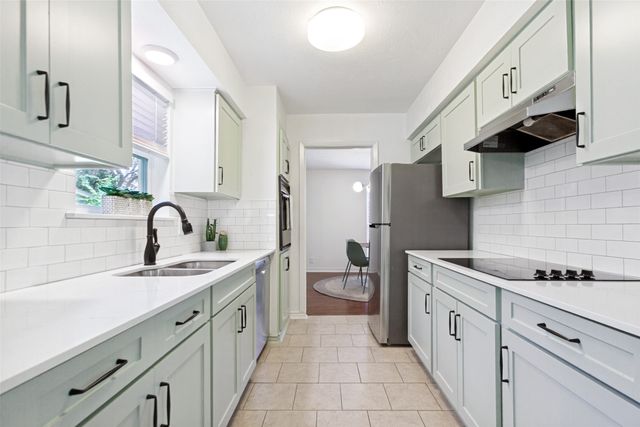 1905 Deep Valley Drive, Richardson, TX 75080