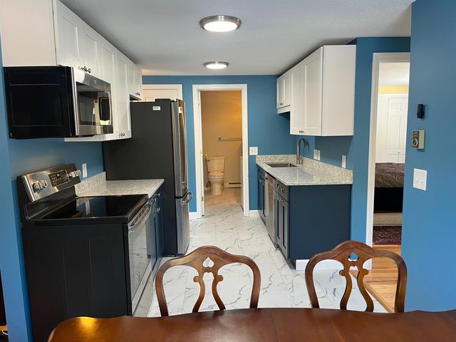 18 Candlelight Terrace, Hartford, VT 05001