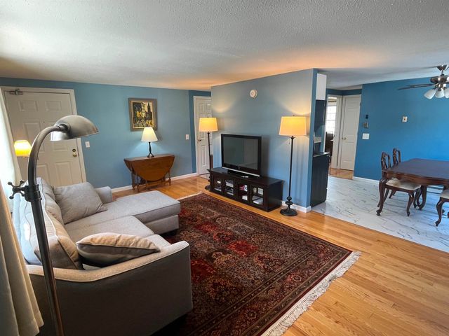 18 Candlelight Terrace, Hartford, VT 05001