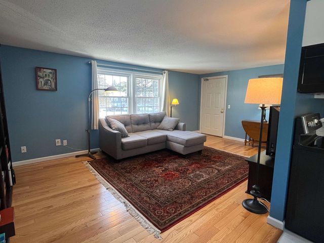 18 Candlelight Terrace, Hartford, VT 05001